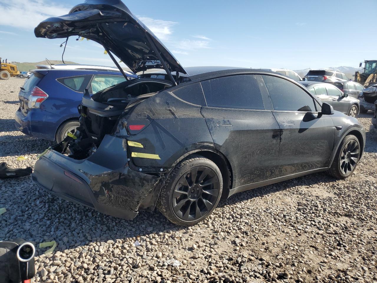 2023 TESLA MODEL Y  VIN:7SAYGAEE0PF905779