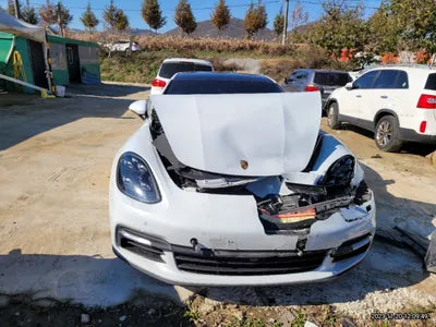 2018 Porsche Panamera VIN: