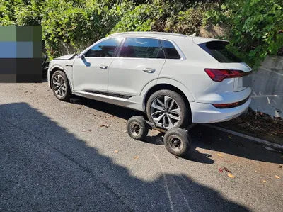 2020 Audi e-tron VIN: