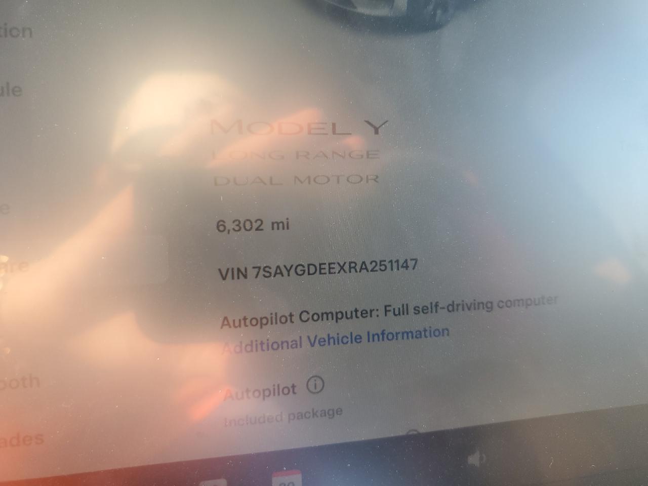 2024 TESLA MODEL Y  VIN:7SAYGDEEXRA251147