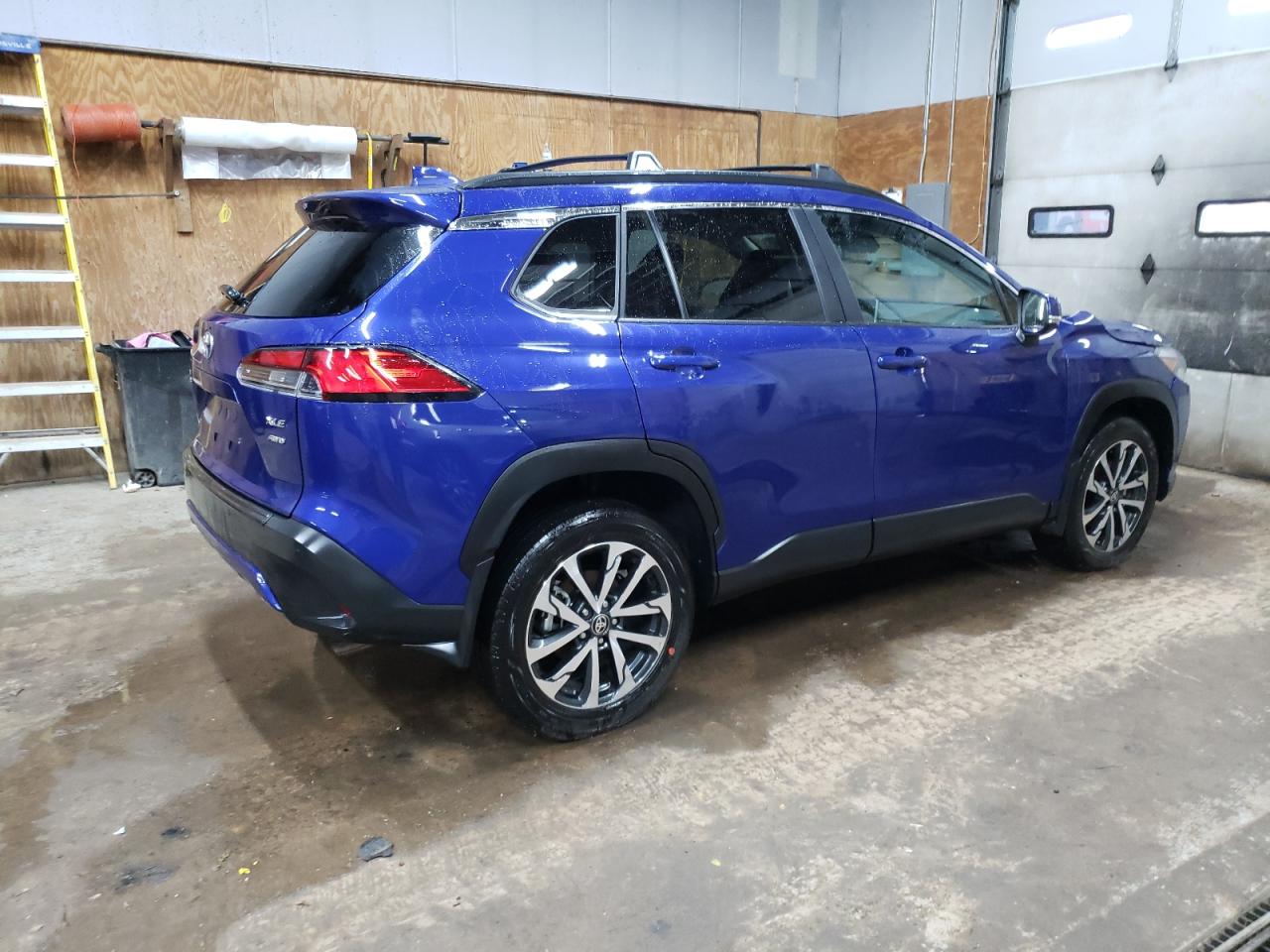 2024 TOYOTA COROLLA CROSS XLE VIN:7MUDAABG6RV101672