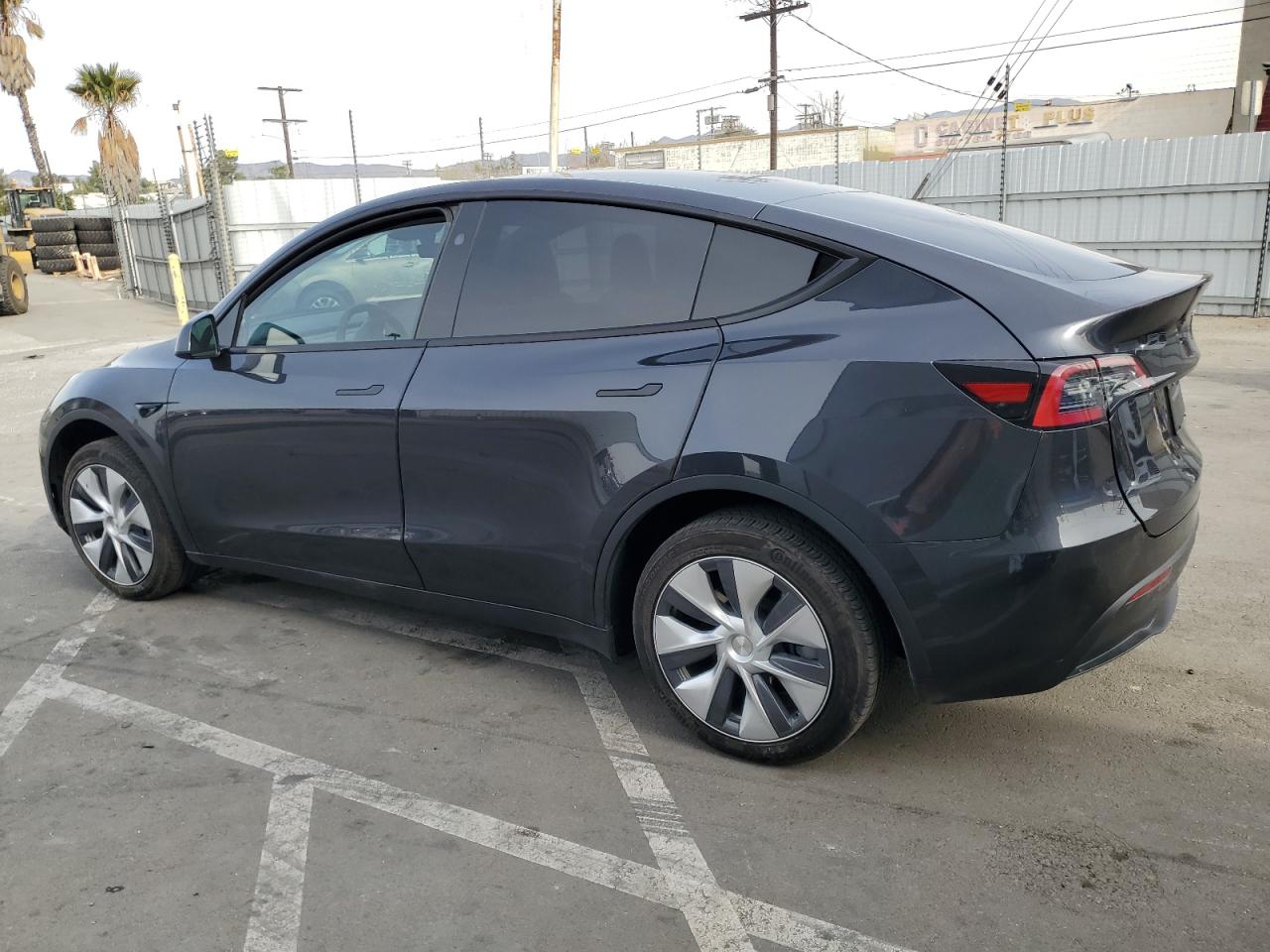 2024 TESLA MODEL Y  VIN:7SAYGDEE9RF078563