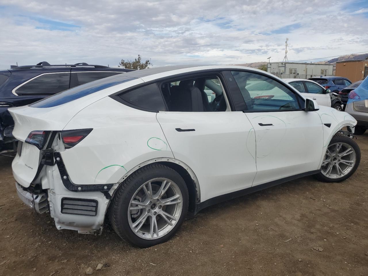 2022 TESLA MODEL Y  VIN:7SAYGAEE4NF362899