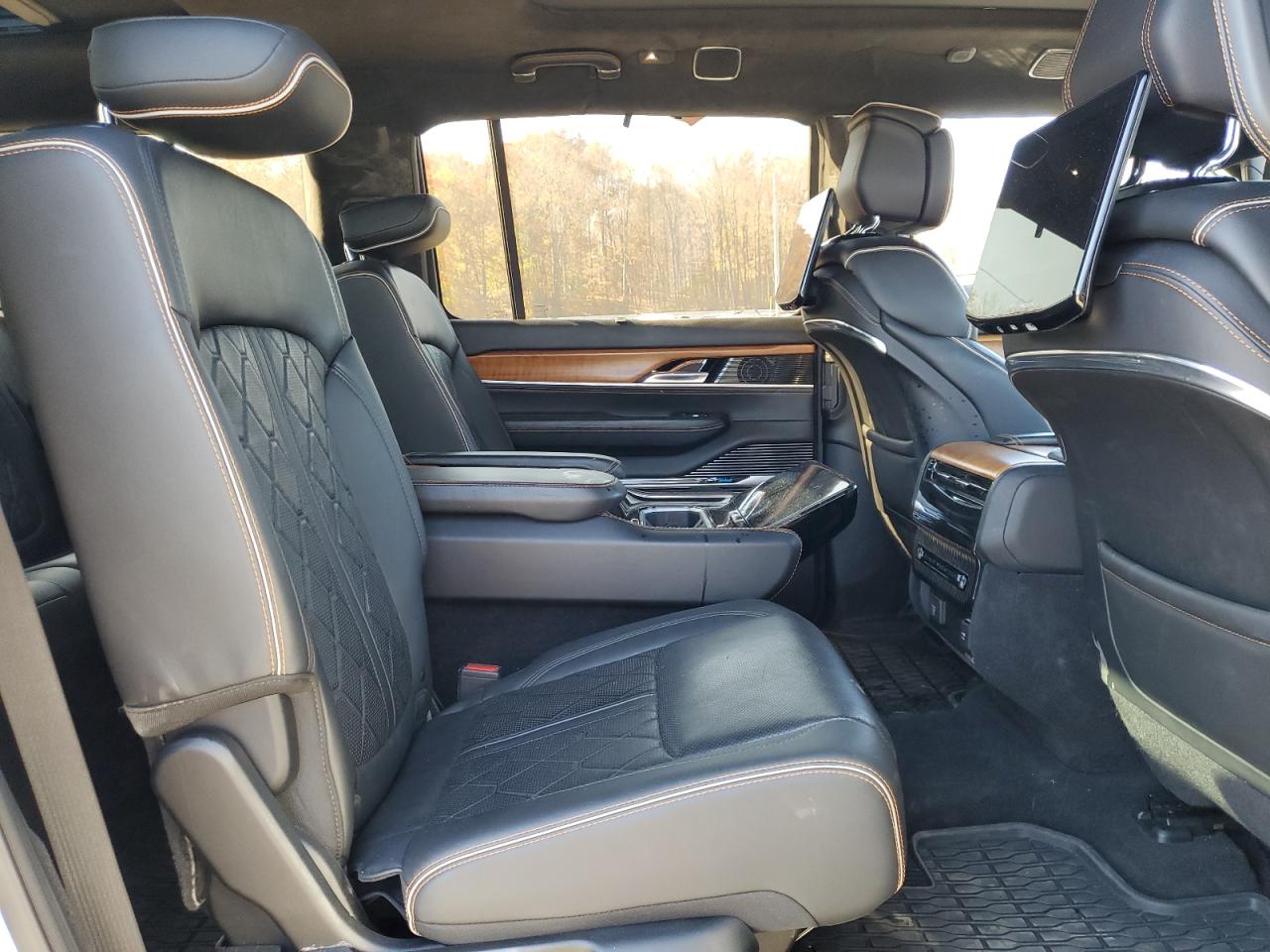 2022 JEEP GRAND WAGONEER SERIES III VIN:1C4SJVGJ0NS138022