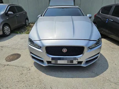 2017 Jaguar XE VIN: