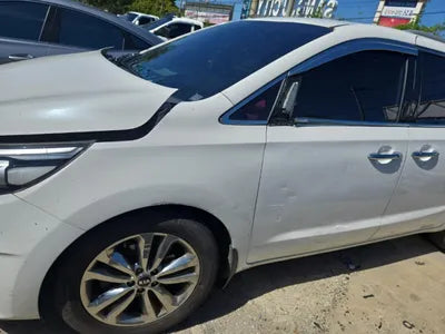 2014 Kia Carnival VIN: