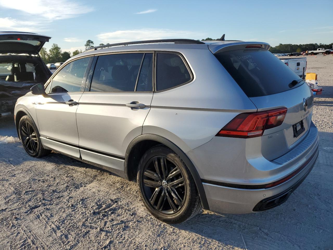 2022 VOLKSWAGEN TIGUAN SE R-LINE BLACK VIN:3VVCB7AX8NM063252
