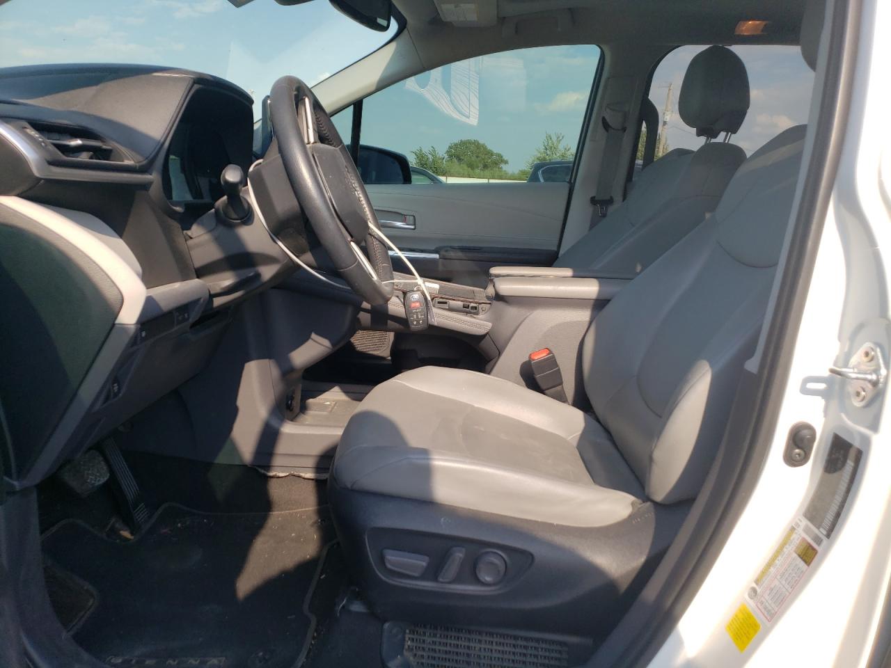 2022 TOYOTA SIENNA XLE VIN:5TDYRKEC0NS078161