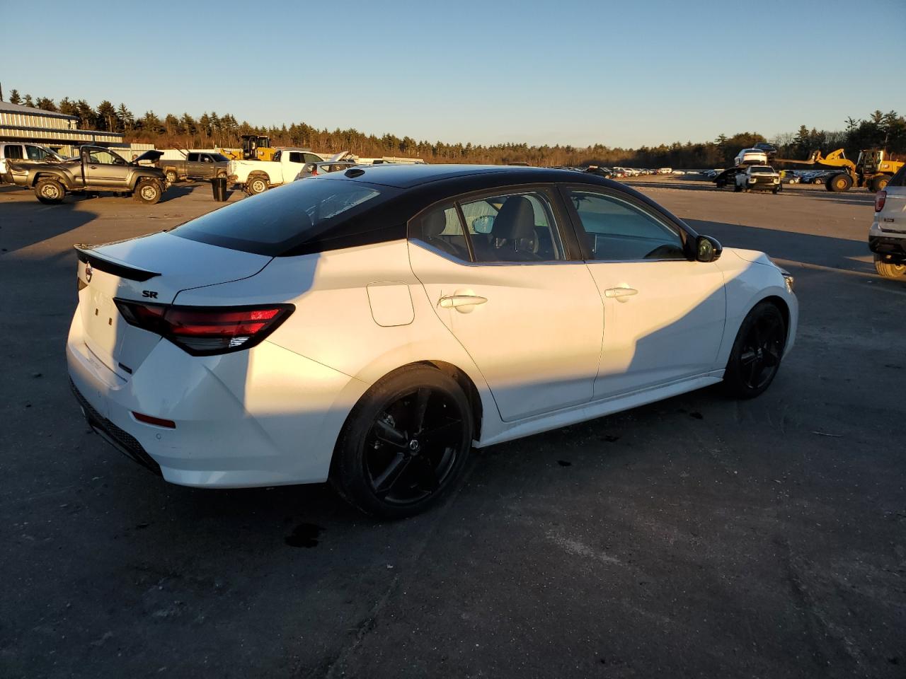 2022 NISSAN SENTRA SR VIN:3N1AB8DV1NY303307