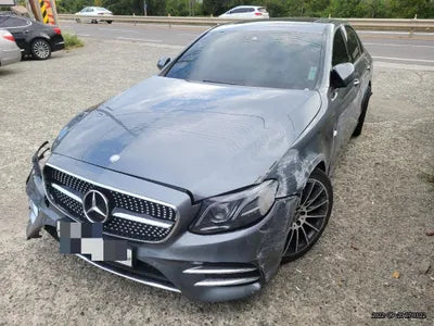 2016 Mercedes-Benz E 220 VIN: