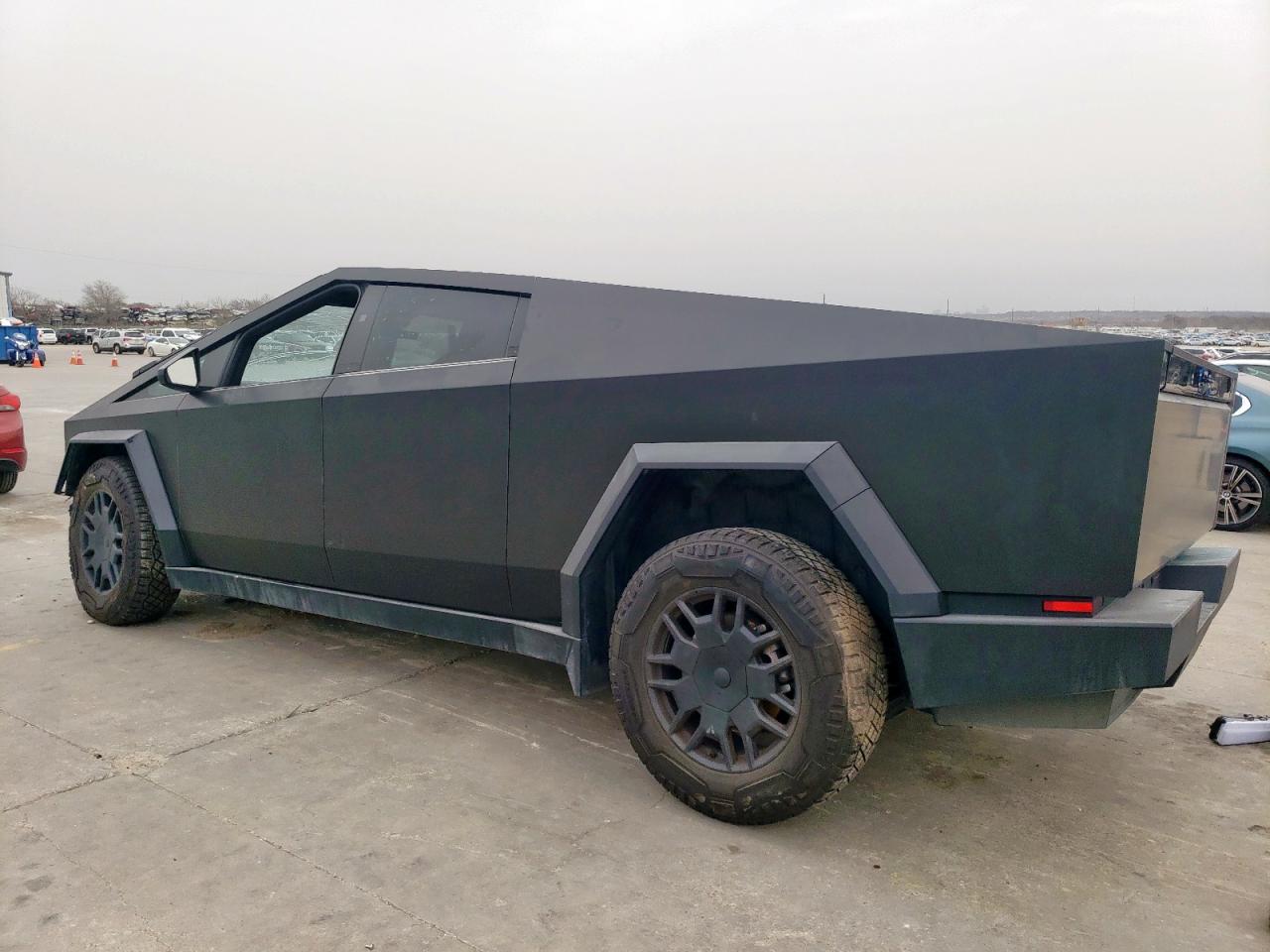 2024 TESLA CYBERTRUCK  VIN:7G2CEHED3RA021099