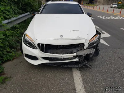 2016 Mercedes-Benz C 200 248KMWDDWF3HB0GF2 VIN:248KMWDDWF3HB0GF2