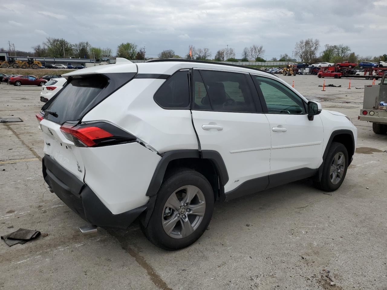 2024 TOYOTA RAV4 XLE VIN:4T3RWRFV0RU130883