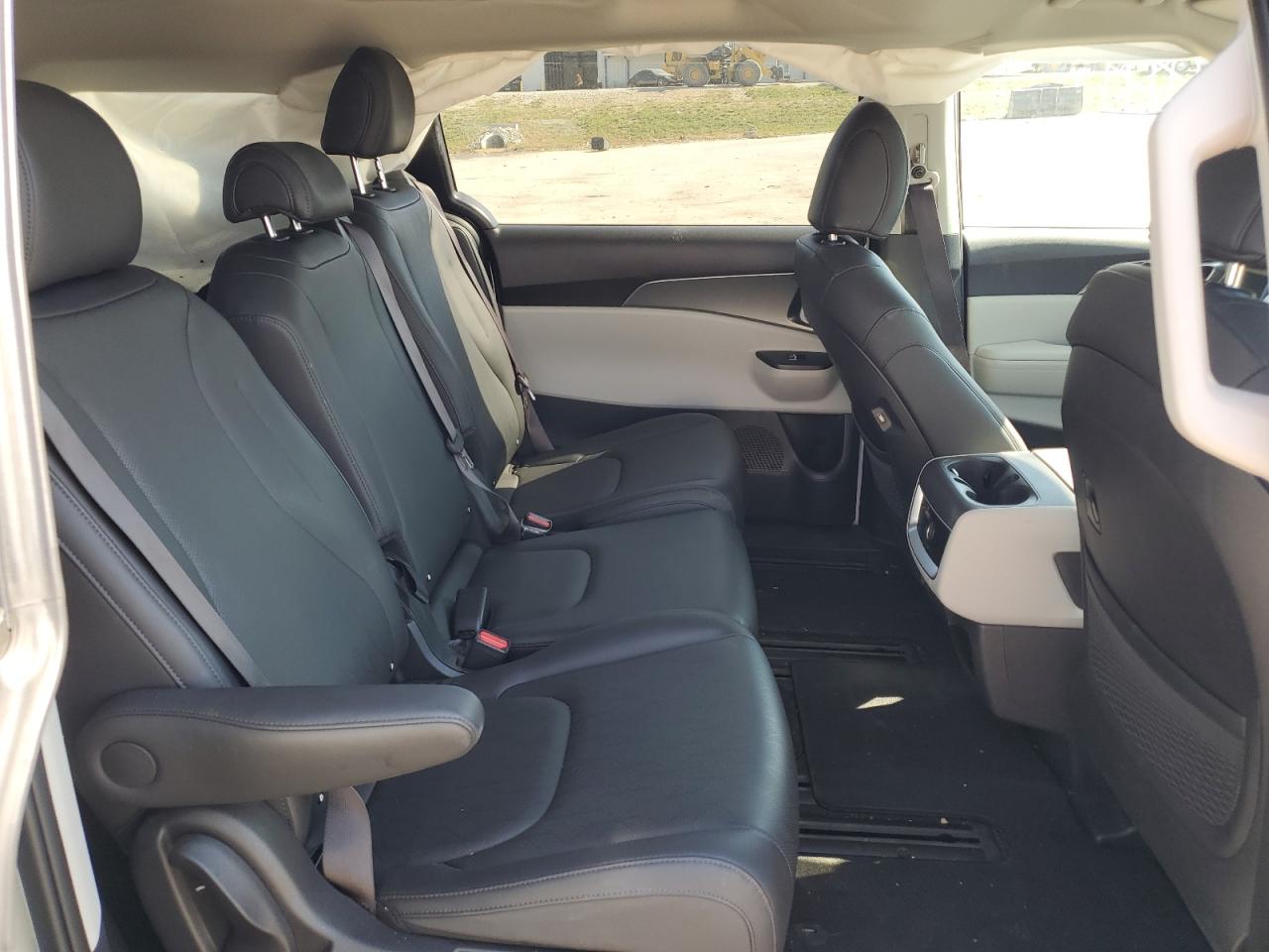 2024 KIA CARNIVAL LX VIN:KNDNB4H3XR6352468