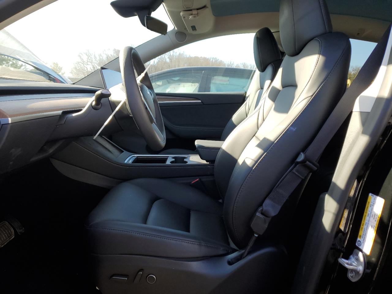 2024 TESLA MODEL Y  VIN:7SAYGAEE3RF004232