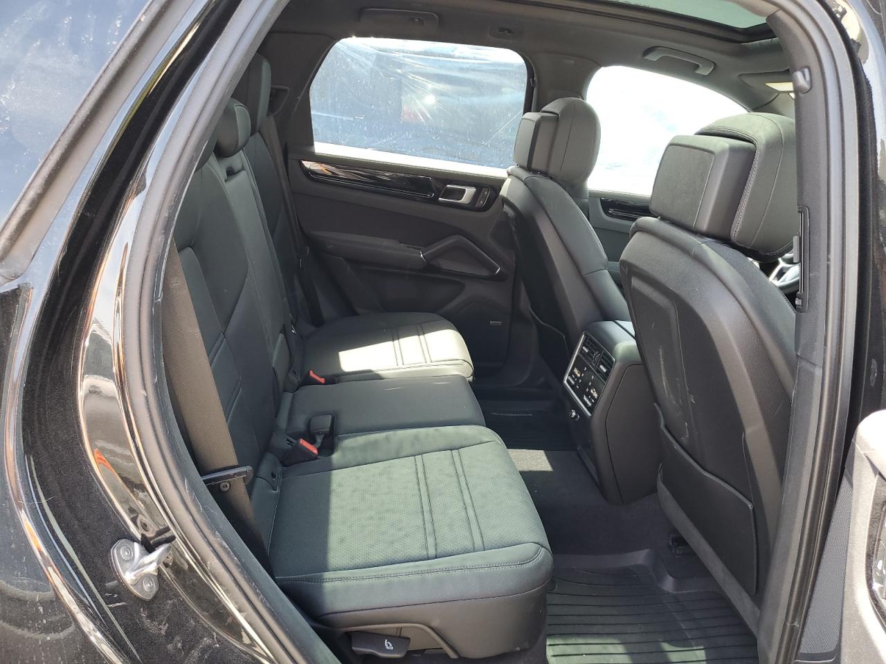2023 PORSCHE CAYENNE BASE VIN:WP1AA2AY5PDA11157