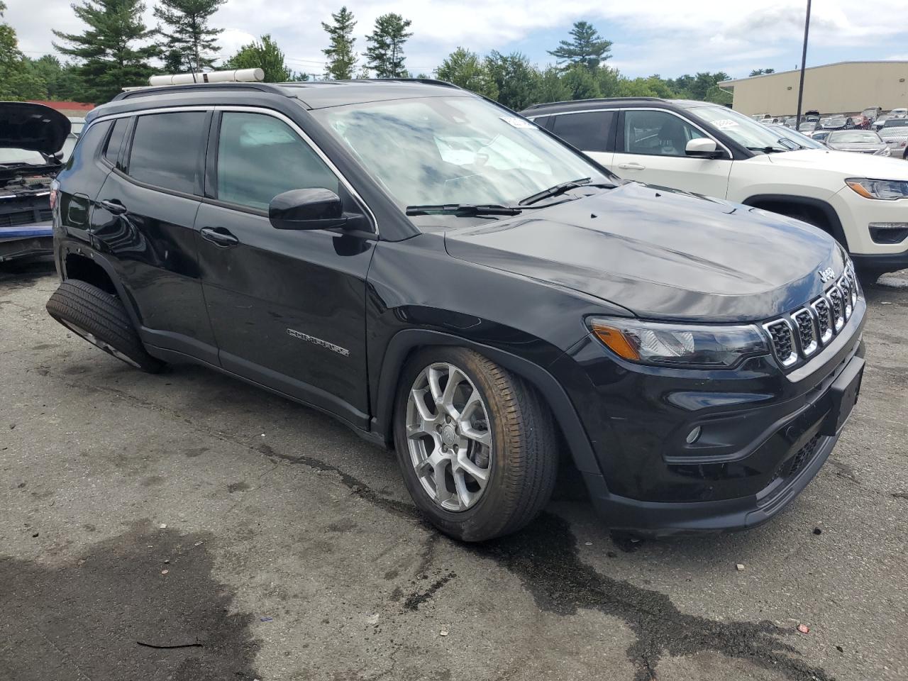 2024 JEEP COMPASS LATITUDE LUX VIN:3C4NJDFN9RT154011