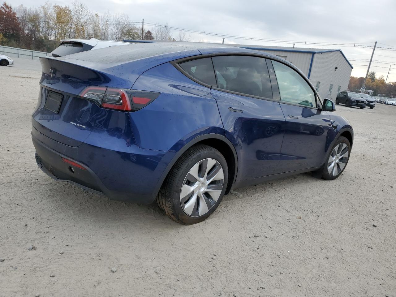 2024 TESLA MODEL Y  VIN:7SAYGDEE4RA266078