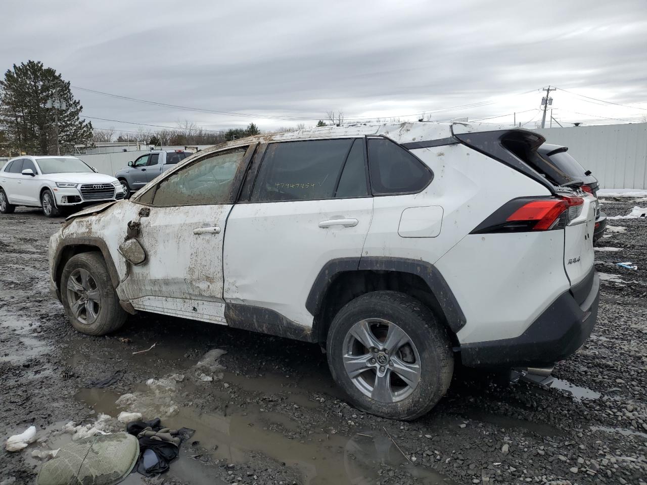 2022 TOYOTA RAV4 XLE VIN:2T3P1RFV4NW279247