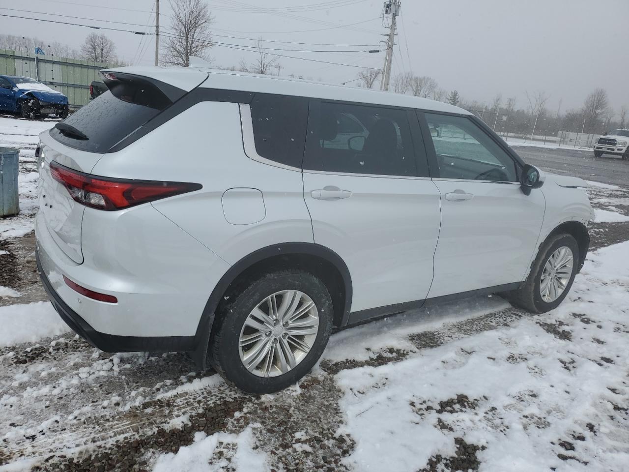 2023 MITSUBISHI OUTLANDER ES VIN:JA4J4TA88PZ028255