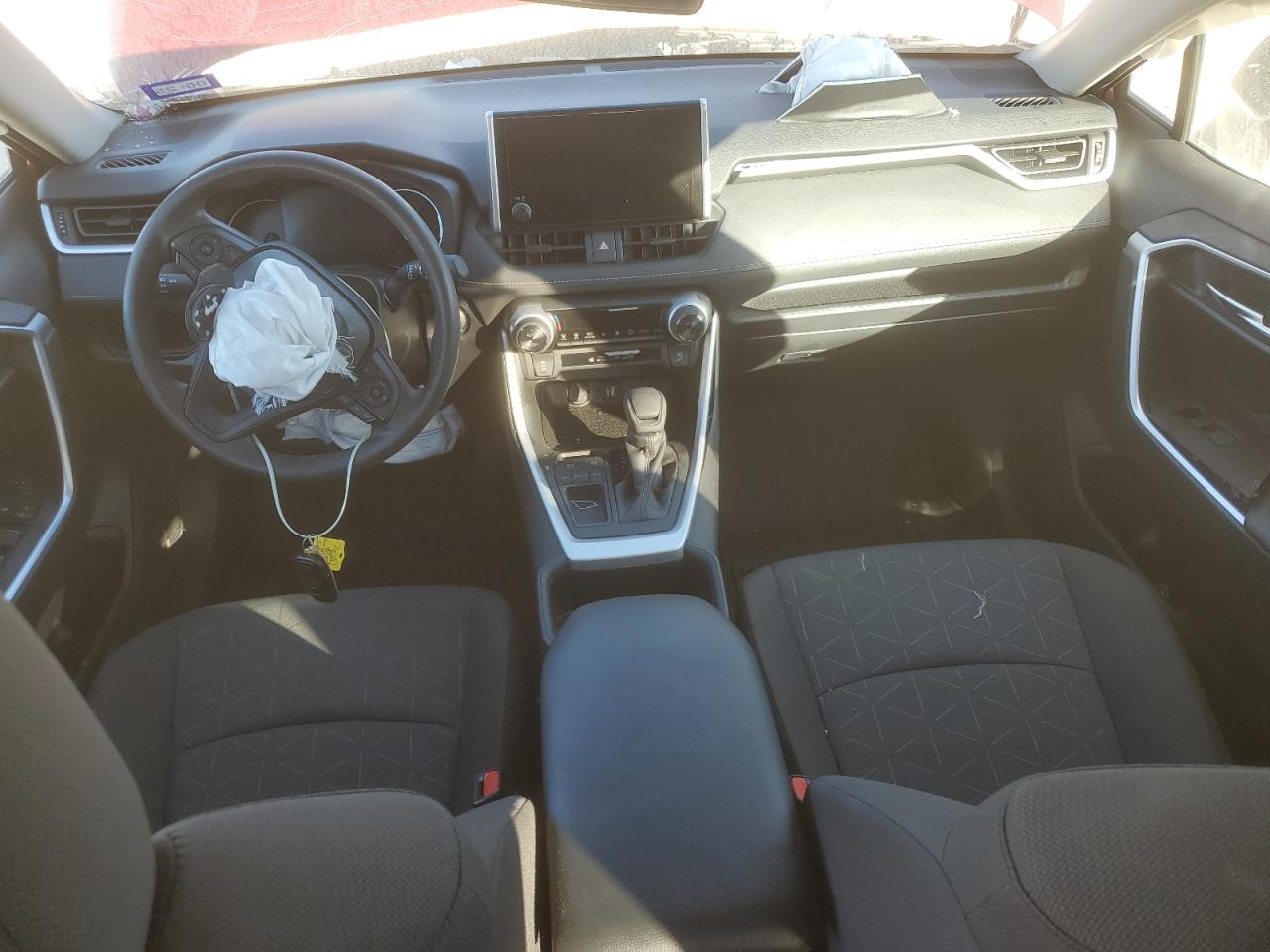 2024 TOYOTA RAV4 XLE VIN:2T3W1RFV0RW330180