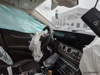 2017 Mercedes-Benz E 300 VIN: