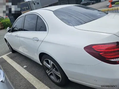 2017 Mercedes-Benz E 300 VIN: