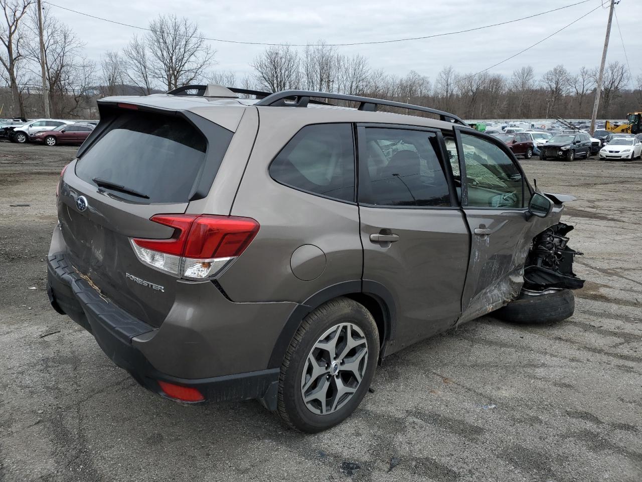 2022 SUBARU FORESTER PREMIUM VIN:JF2SKADC2NH432046