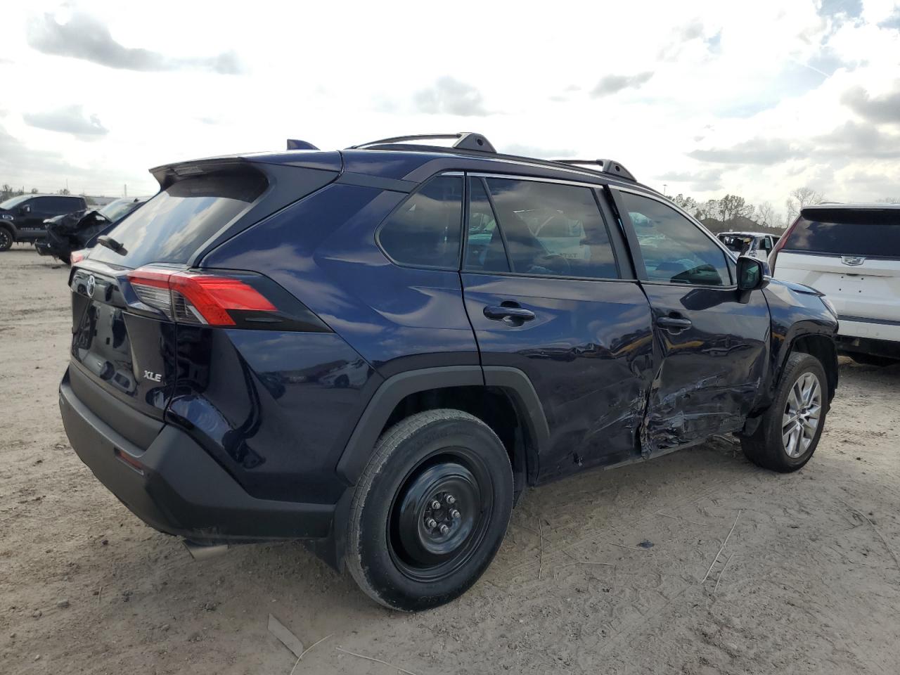 2024 TOYOTA RAV4 XLE PREMIUM VIN:2T3C1RFV3RW301596