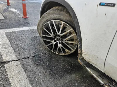 2021 Mercedes-Benz GLC 300 VIN: