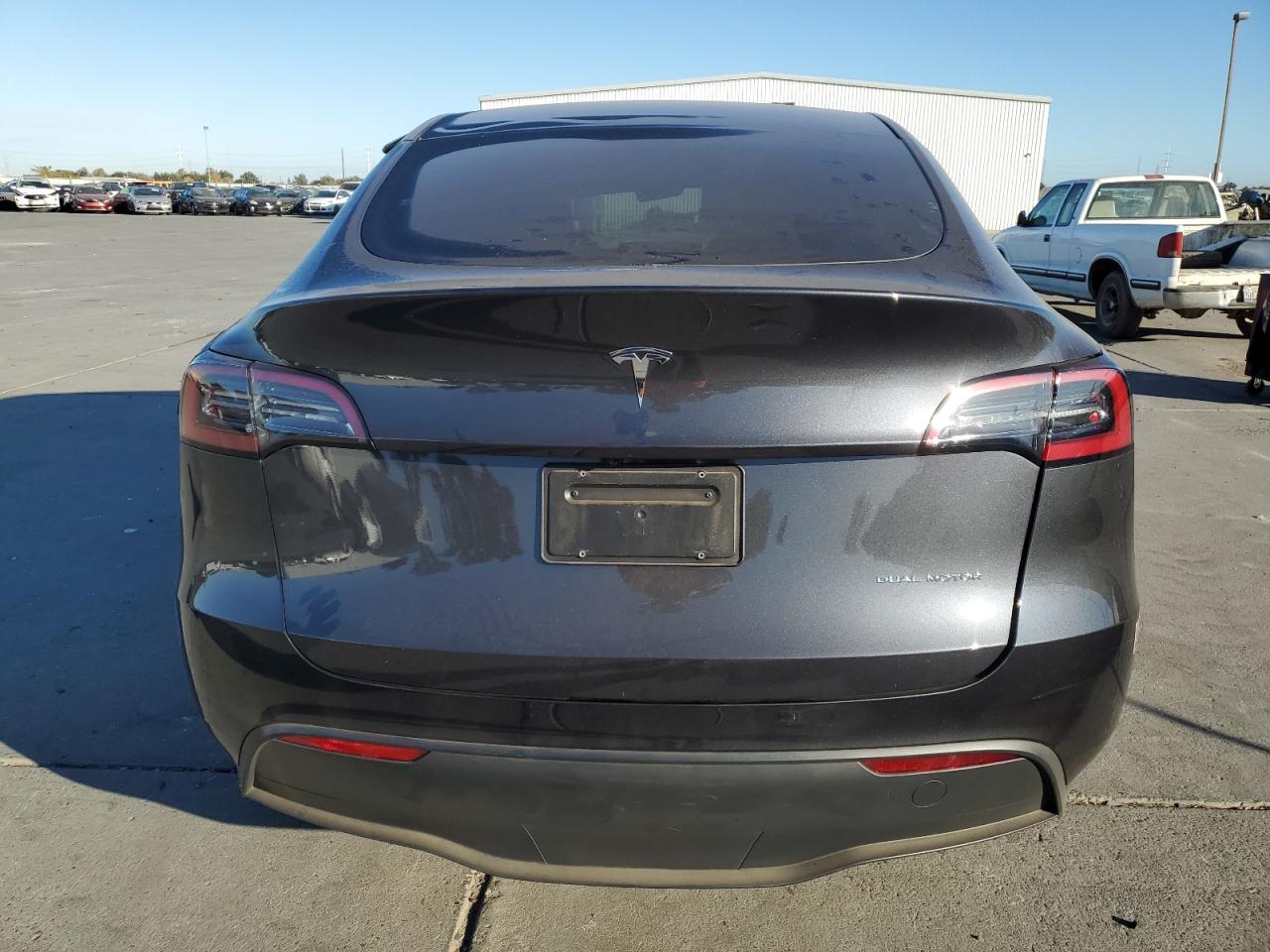 2024 TESLA MODEL Y  VIN:7SAYGAEE3RF020219