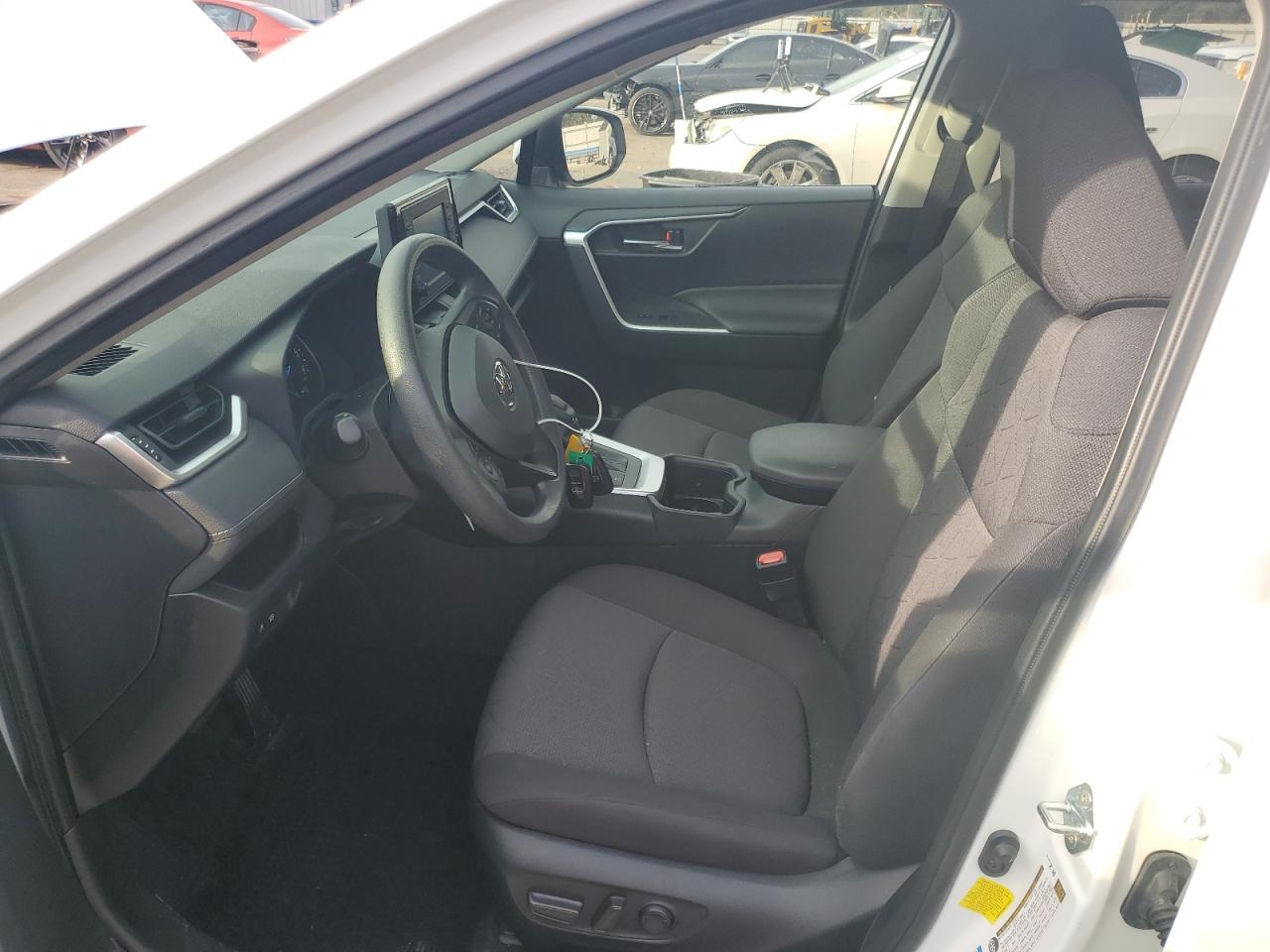 2022 TOYOTA RAV4 XLE VIN:JTMRWRFV3ND154537