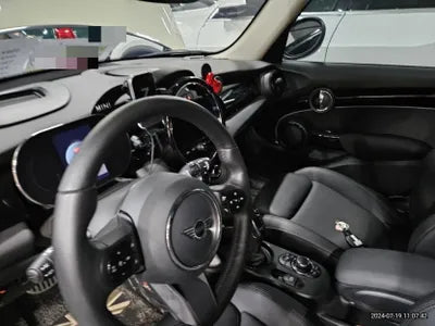2021 MINI Cooper VIN: