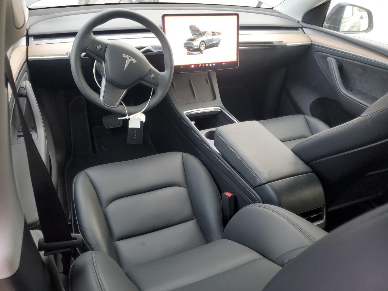 2024 TESLA MODEL Y  VIN:7SAYGDEE1RA235662