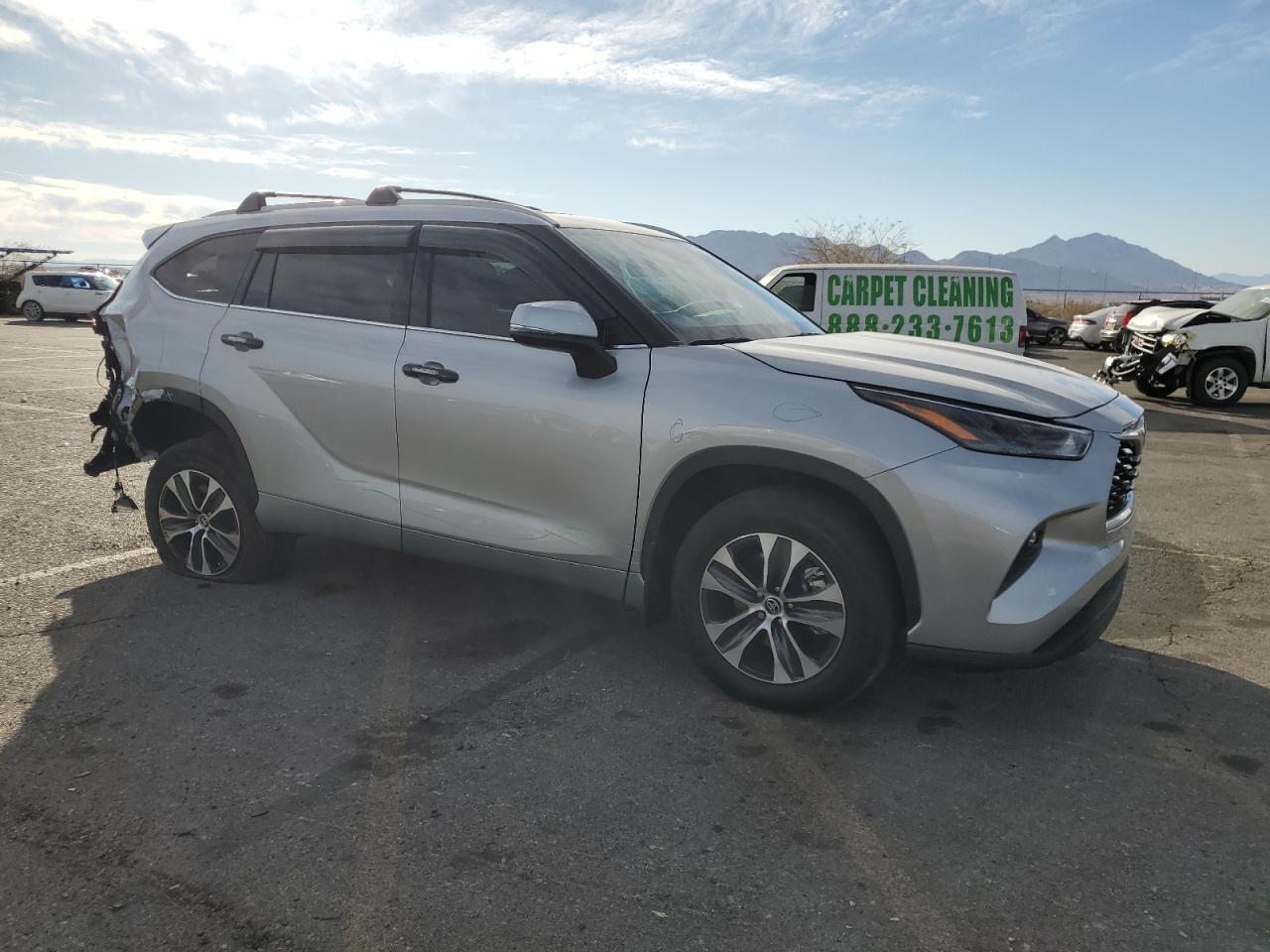 2022 TOYOTA HIGHLANDER XLE VIN:5TDHZRBH1NS586955