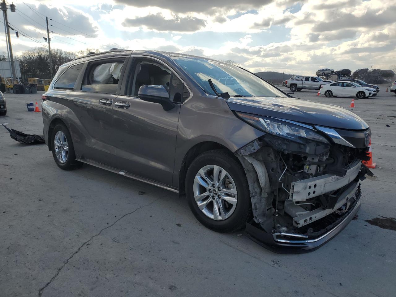 2022 TOYOTA SIENNA XLE VIN:5TDJRKECXNS090870