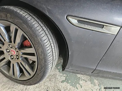 2016 Jaguar XF VIN: