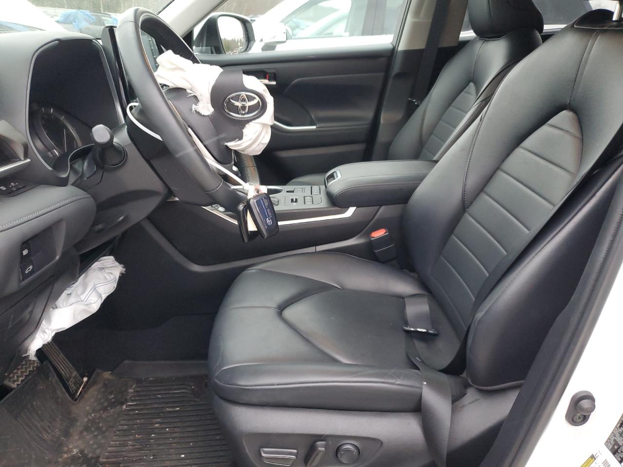 2022 TOYOTA HIGHLANDER XLE VIN:5TDGZRBH9NS193927