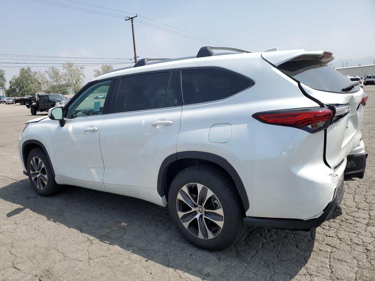 2022 TOYOTA HIGHLANDER XLE VIN:5TDHZRAHXNS098363