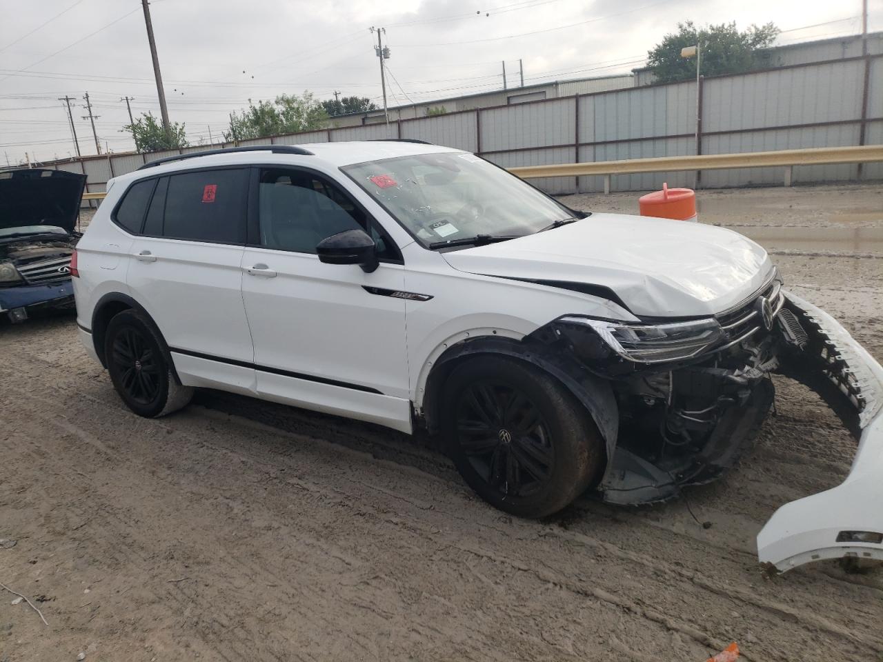 2022 VOLKSWAGEN TIGUAN SE R-LINE BLACK VIN:3VVCB7AX2NM026276