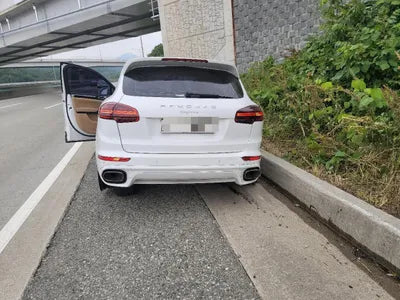 2015 Porsche Cayenne VIN: