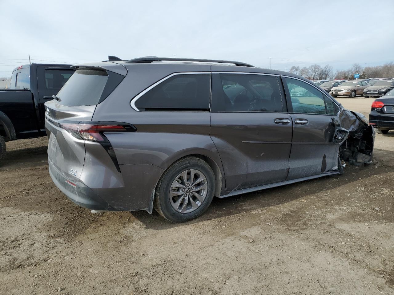 2023 TOYOTA SIENNA XLE VIN:5TDJRKEC3PS145811