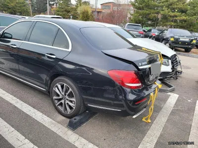 2017 Mercedes-Benz E 300 WDDZF4JB7JA323282 VIN:WDDZF4JB7JA323282