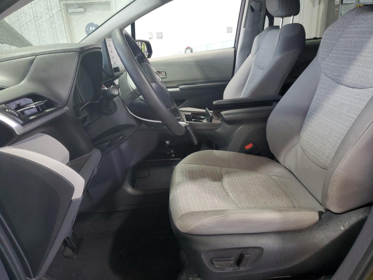 2023 TOYOTA SIENNA LE VIN:5TDKRKEC3PS146087