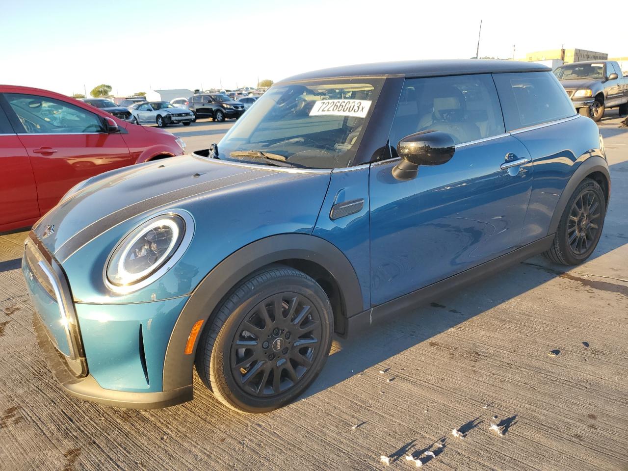 2022 MINI COOPER  VIN:WMW33DH06N2R99667