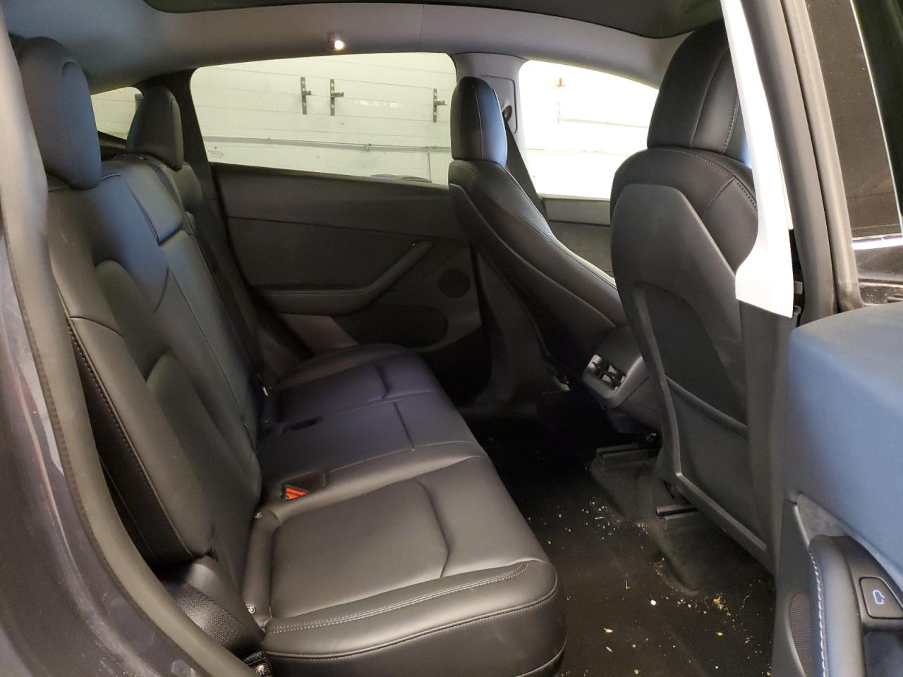 2022 TESLA MODEL Y  VIN:7SAYGDEF2NF398942