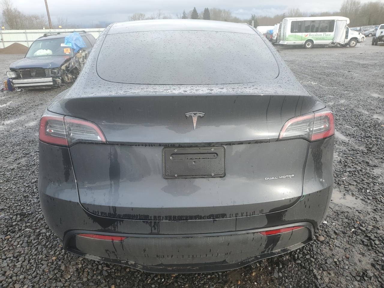2024 TESLA MODEL Y  VIN:7SAYGDEE6RF074471