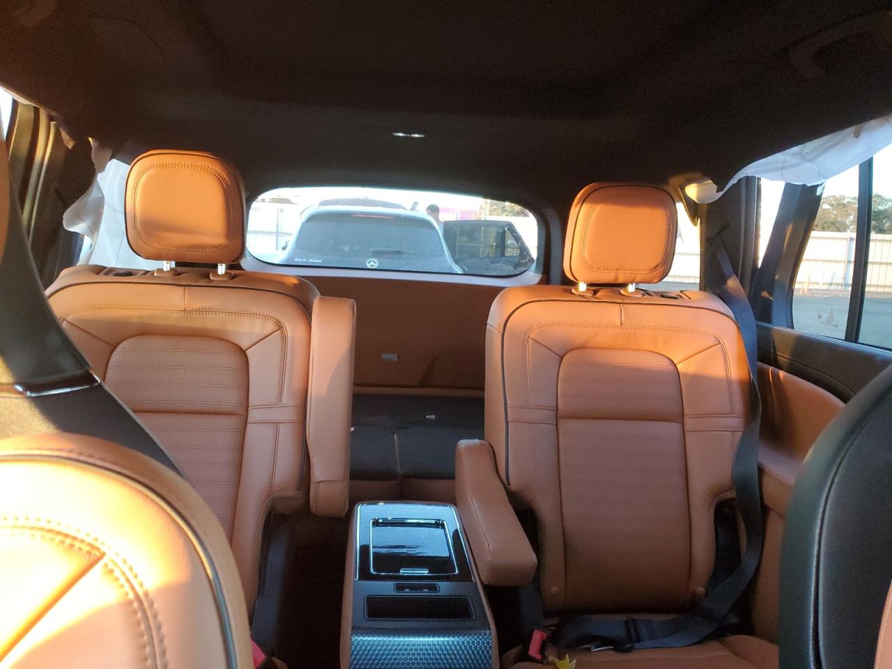 2024 LINCOLN AVIATOR BLACK LABEL VIN:5LM5J9XC7RGL02440