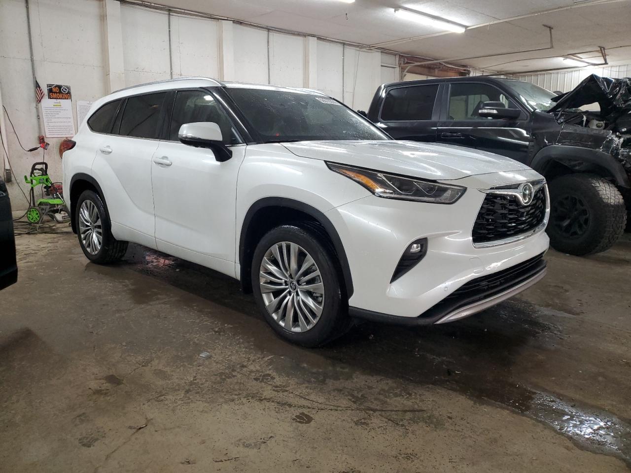 2023 TOYOTA HIGHLANDER L VIN:5TDKDRBH3PS028144