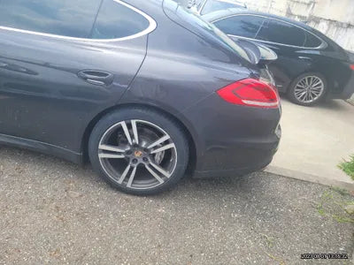 2014 Porsche Panamera VIN: